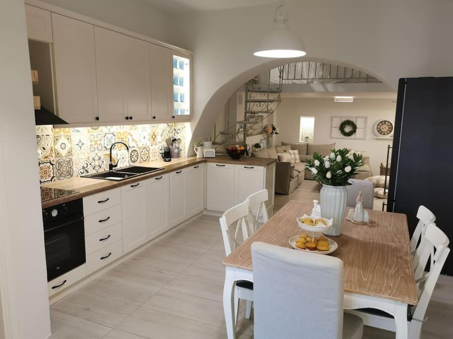 فيلا The Minty Door Boutique House ناوسا المظهر الخارجي الصورة
